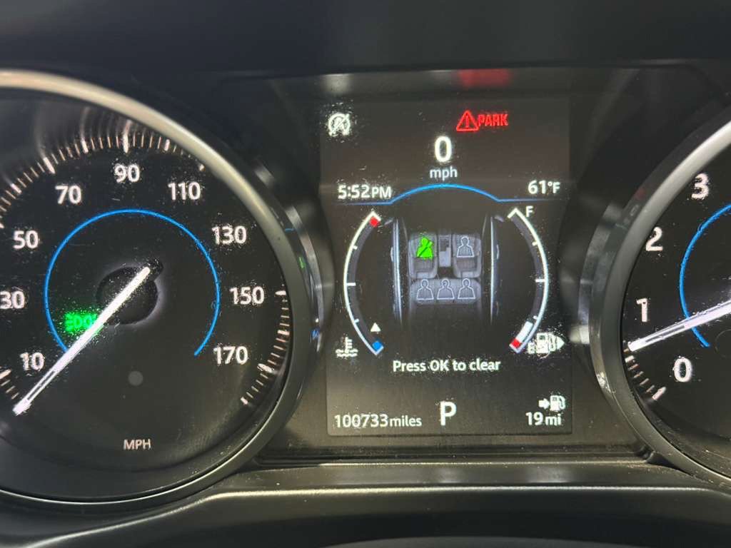 Used 2018 Jaguar XF Premium AWD/4WD image 14