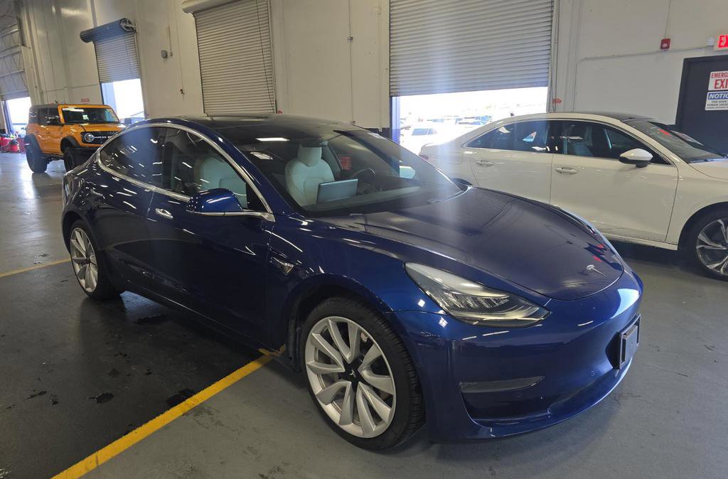 Used 2019 Tesla Model 3 Standard Range Plus image 2