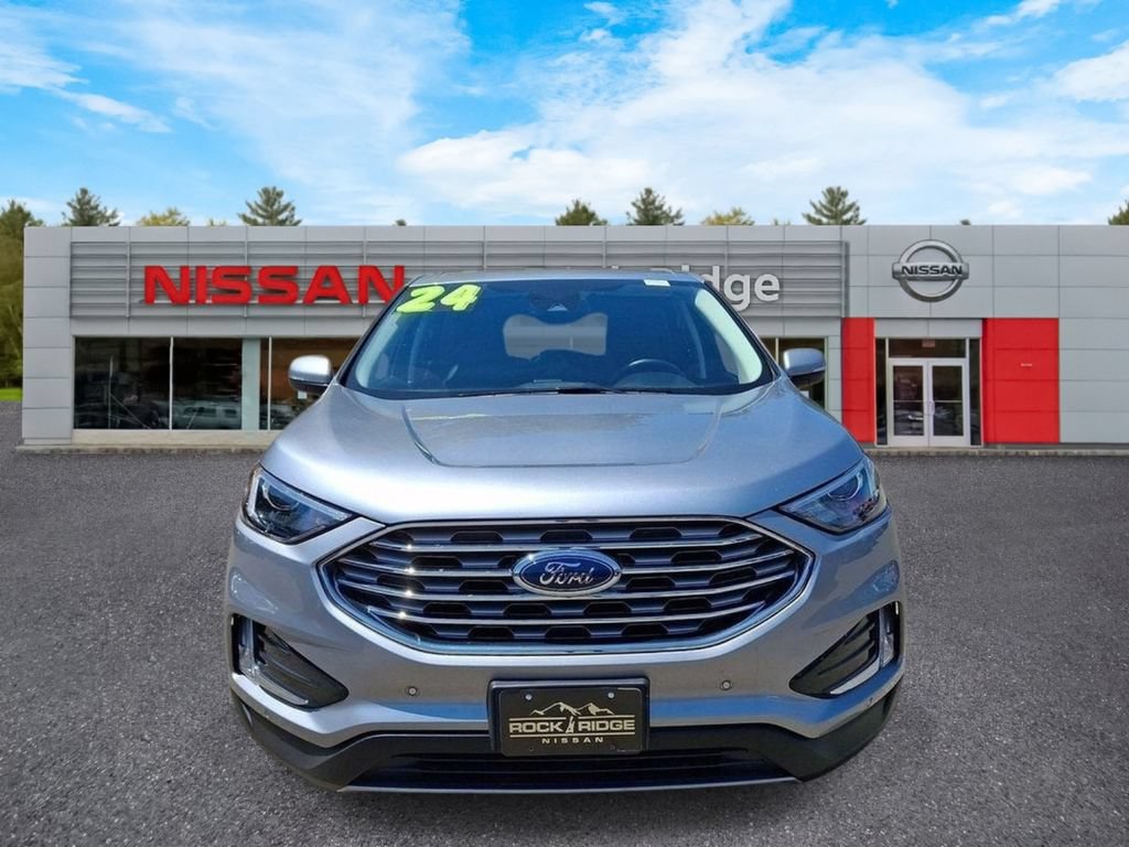 Used 2024 Ford Edge Titanium AWD/4WD image 2