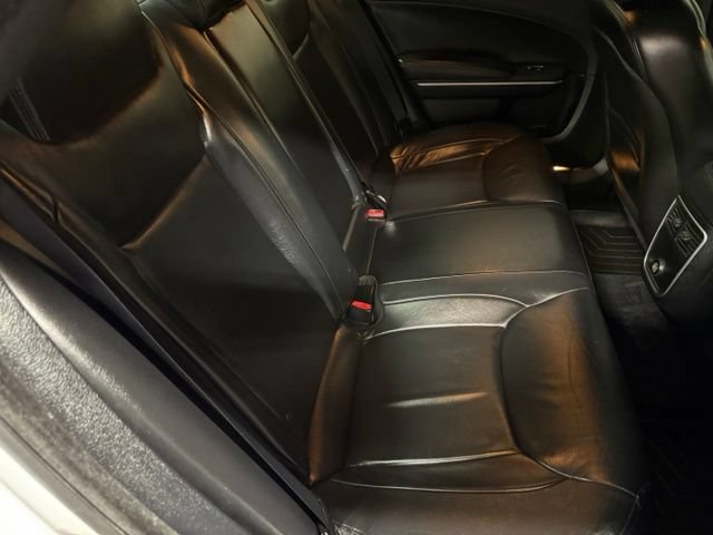 Used 2014 Chrysler 300 AWD w/ Driver Convenience Group image 21