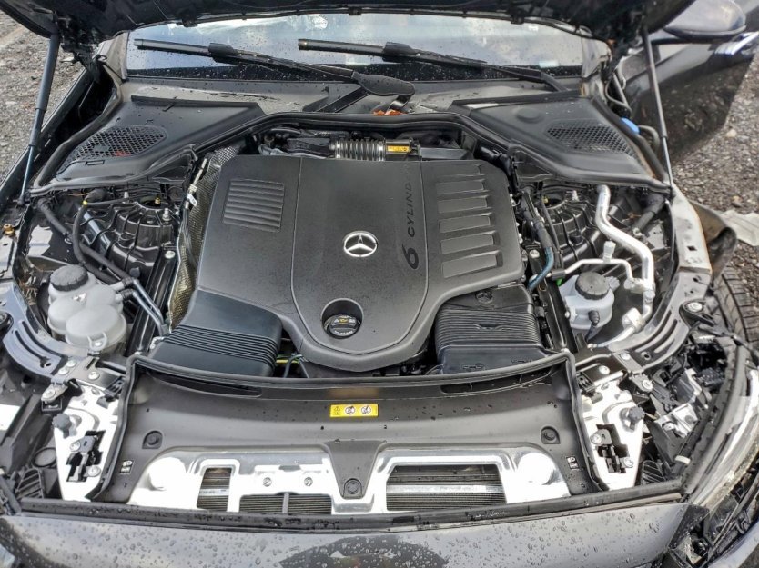 Used 2024 Mercedes-Benz E 450 4MATIC All-Terrain Wagon image 9