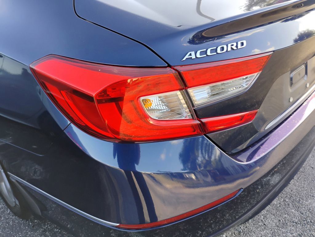Used 2018 Honda Accord EX image 10