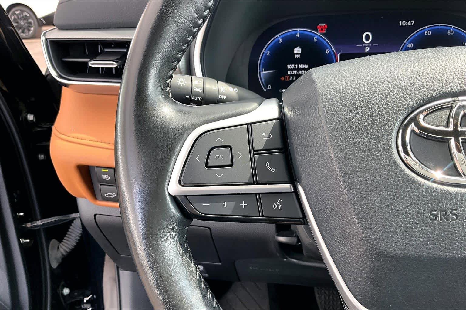 Used 2023 Toyota Highlander Platinum FWD image 24