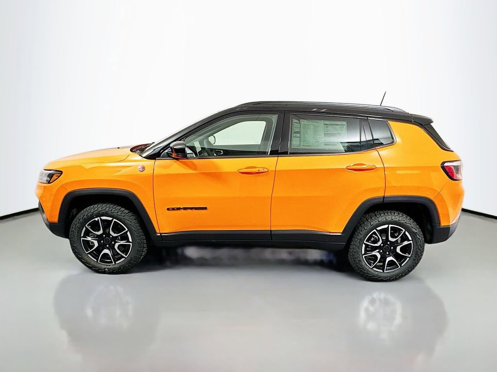 New 2026 Jeep Compass Trailhawk w/ Sun, Sound & Navigation Group AWD/4WD image 4