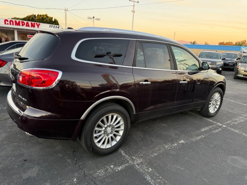 Used 2009 Buick Enclave CXL w/ Driver Confidence Package image 7