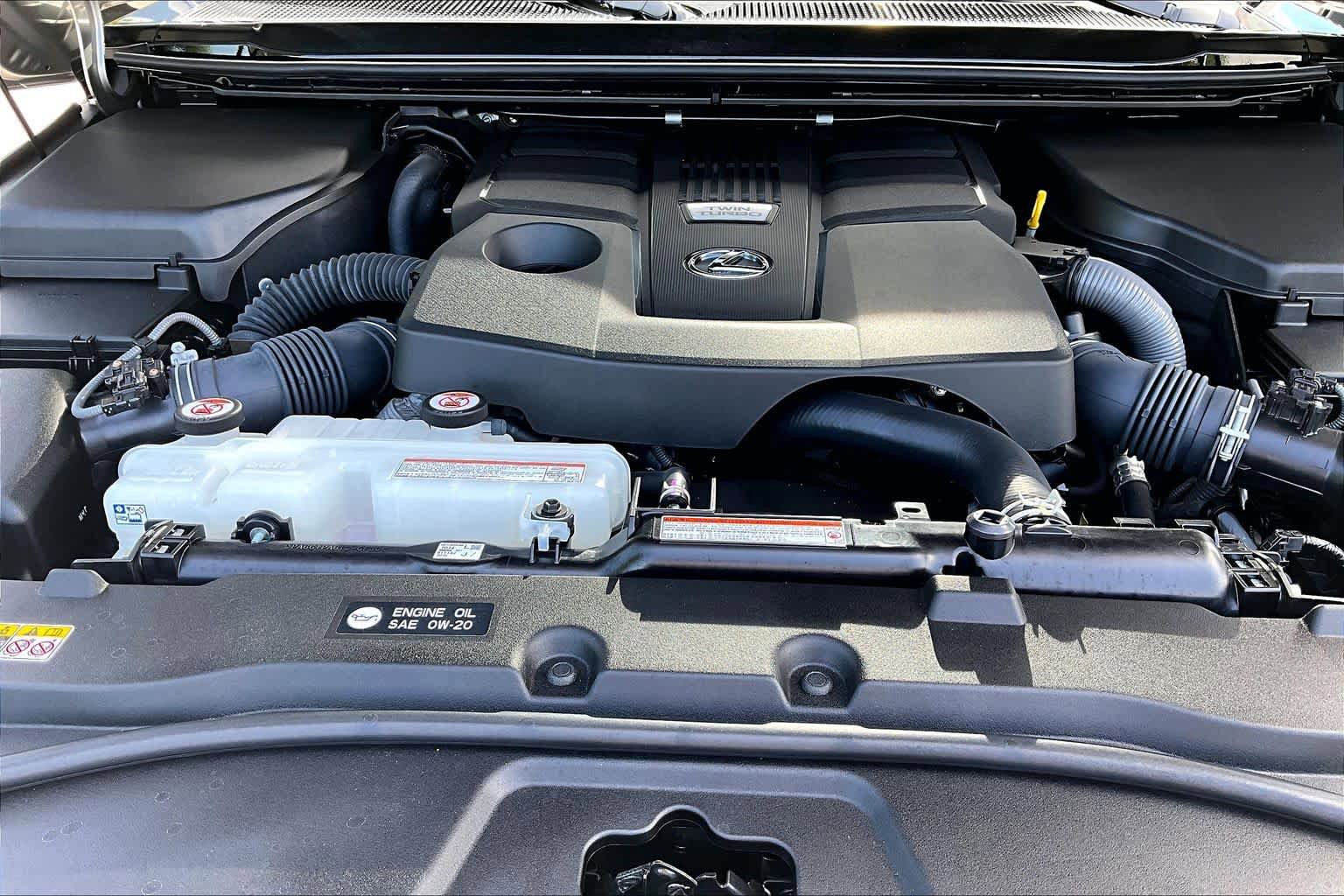 Used 2024 Lexus GX 550 w/ Cold Area Package AWD/4WD image 34