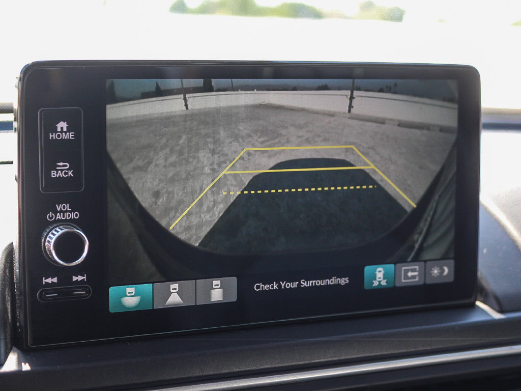 Certified 2025 Honda Pilot Touring image 24