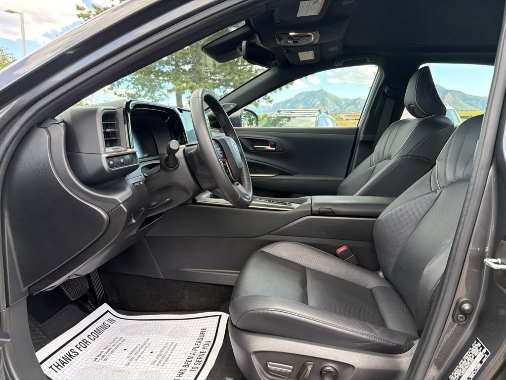 Used 2023 Toyota Crown w/ Carpet Mat Package (TMS) AWD/4WD image 24