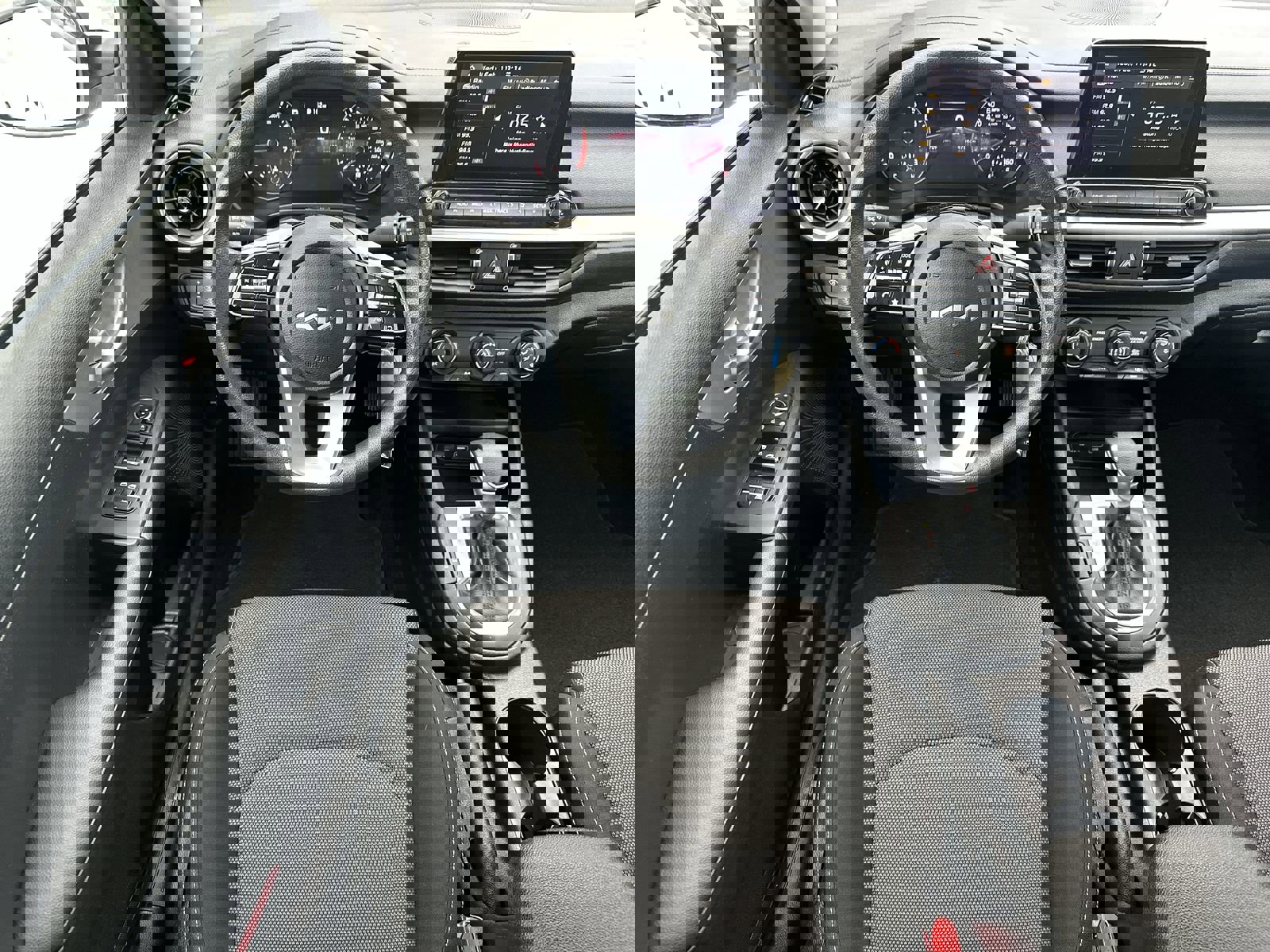 Used 2024 Kia Forte LXS image 17