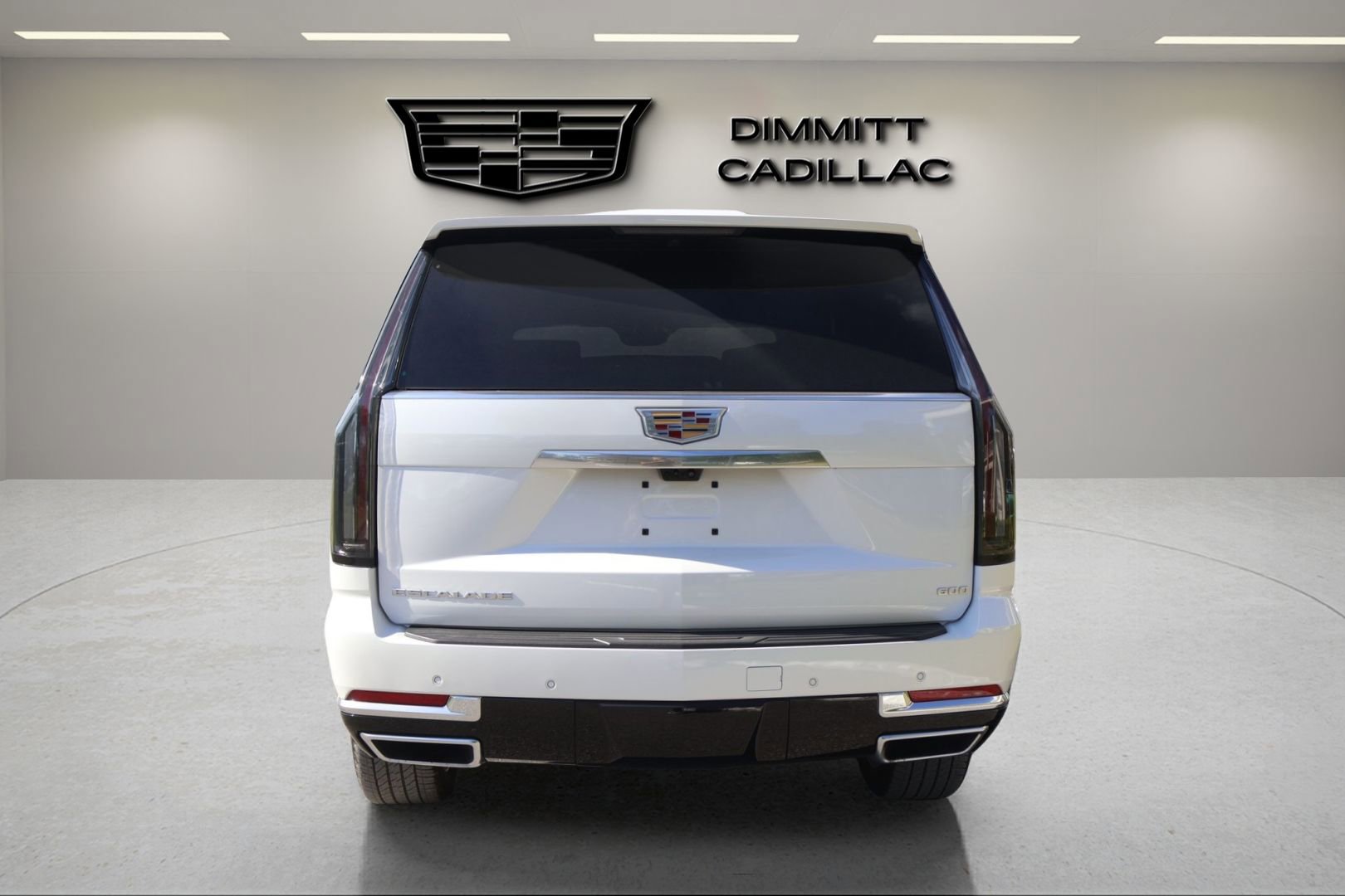 Certified 2025 Cadillac Escalade Premium Luxury w/ Touring Package RWD image 4