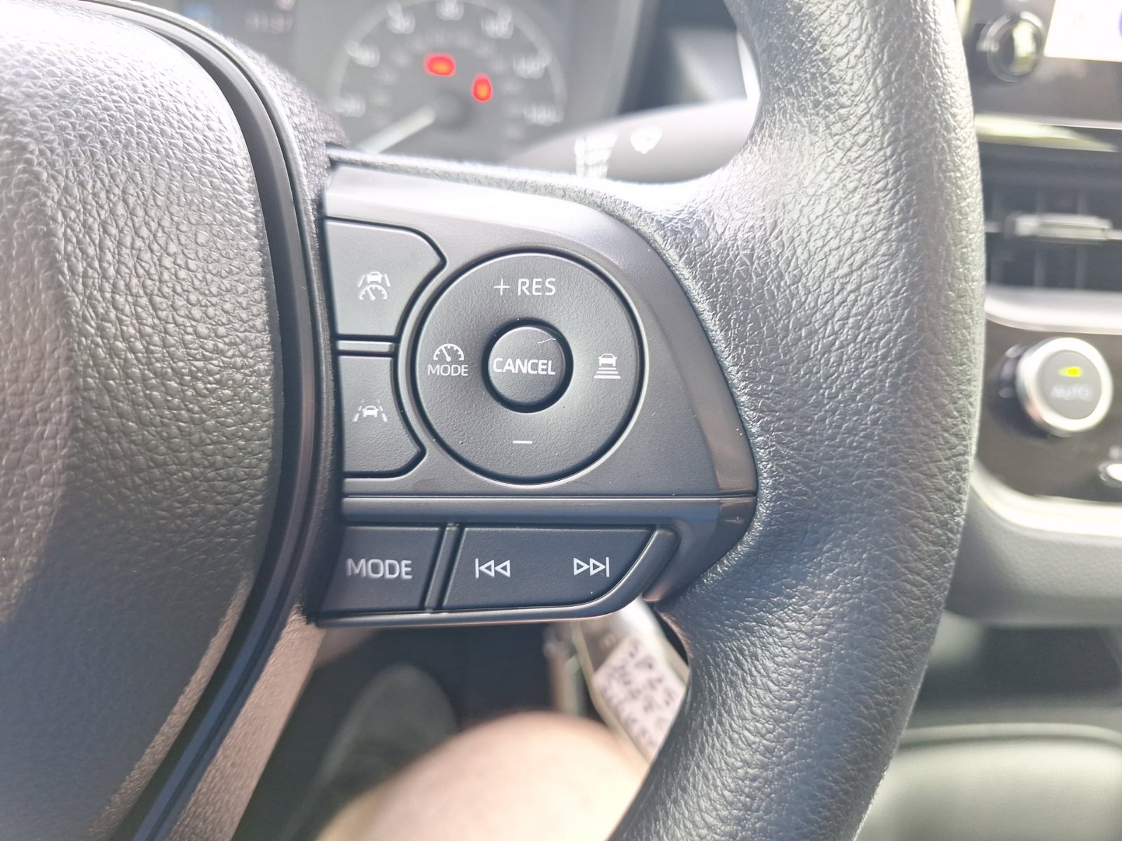 Used 2025 Toyota Corolla LE FWD image 20