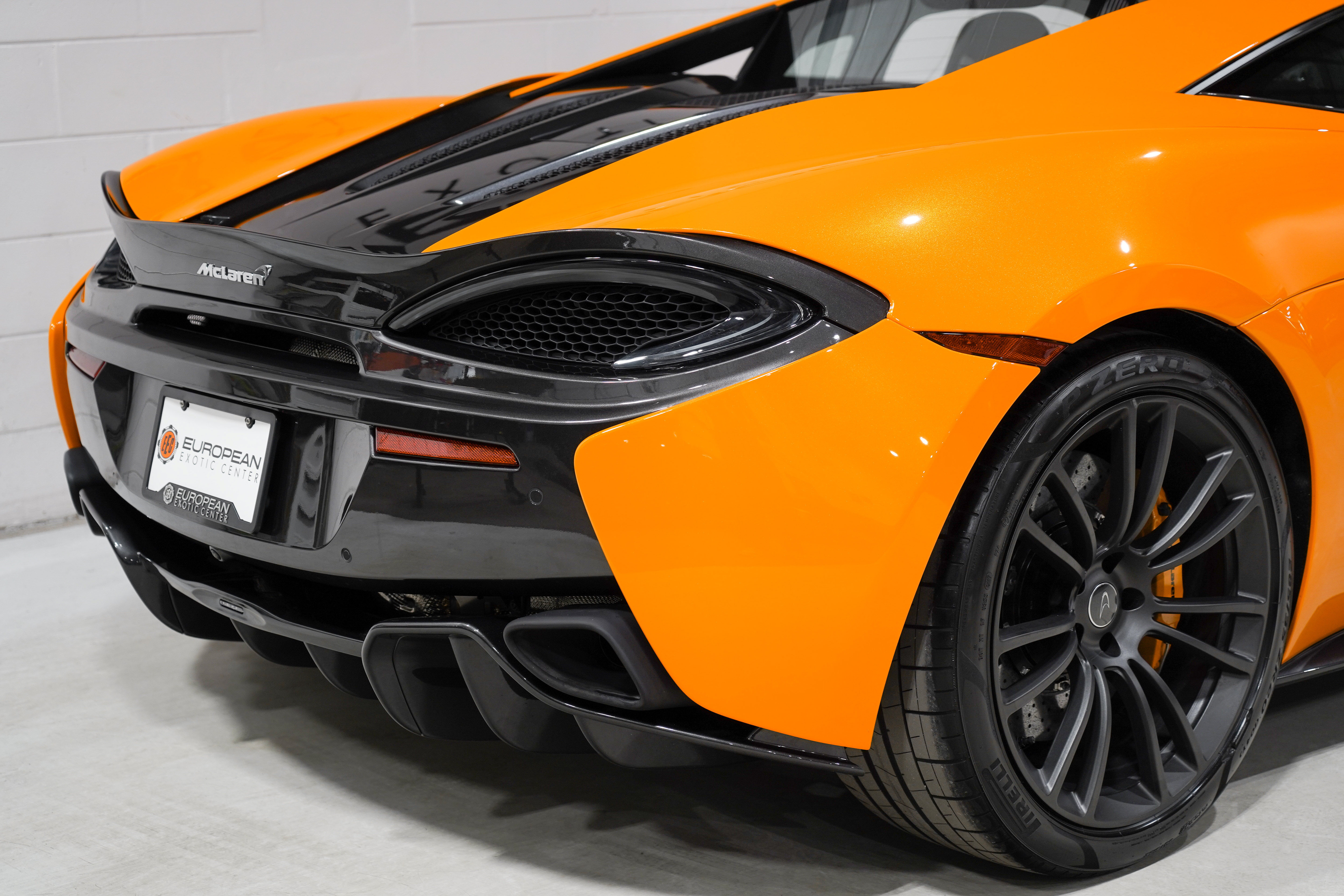 Used 2017 McLaren 570S Coupe RWD image 24