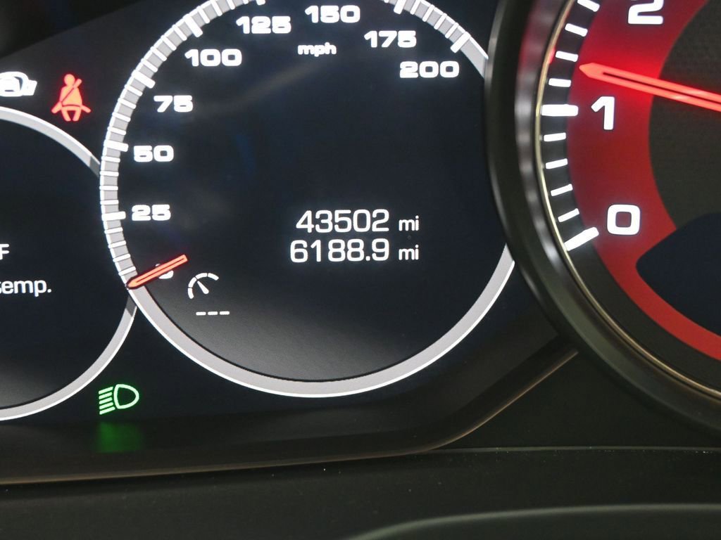 Used 2019 Porsche Panamera GTS image 17