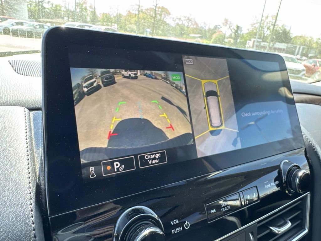 Used 2021 Nissan Armada SL w/ Captain's Chairs Package image 22