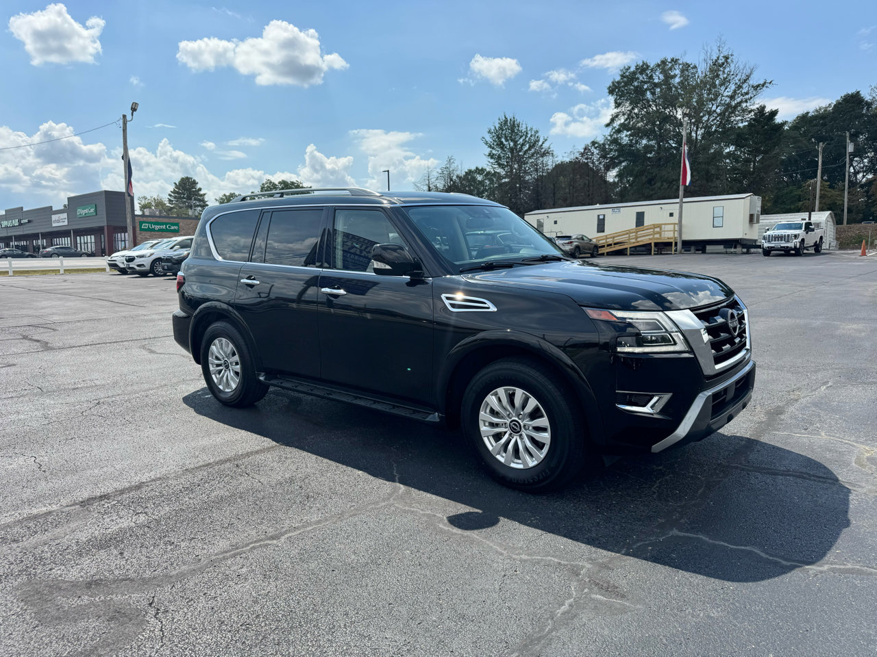 Used 2023 Nissan Armada SV image 4