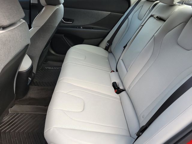 Used 2025 Hyundai Elantra Limited image 18