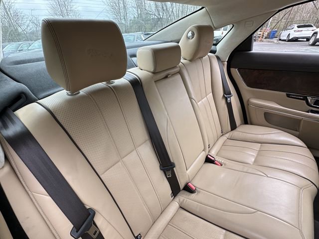Used 2014 Jaguar XJ AWD image 37