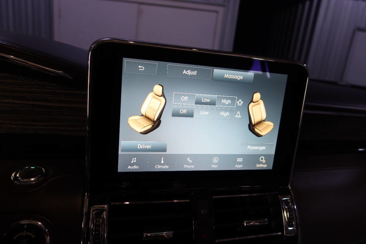 Used 2020 Lincoln Navigator Black Label w/ Cargo Convenience Package image 26