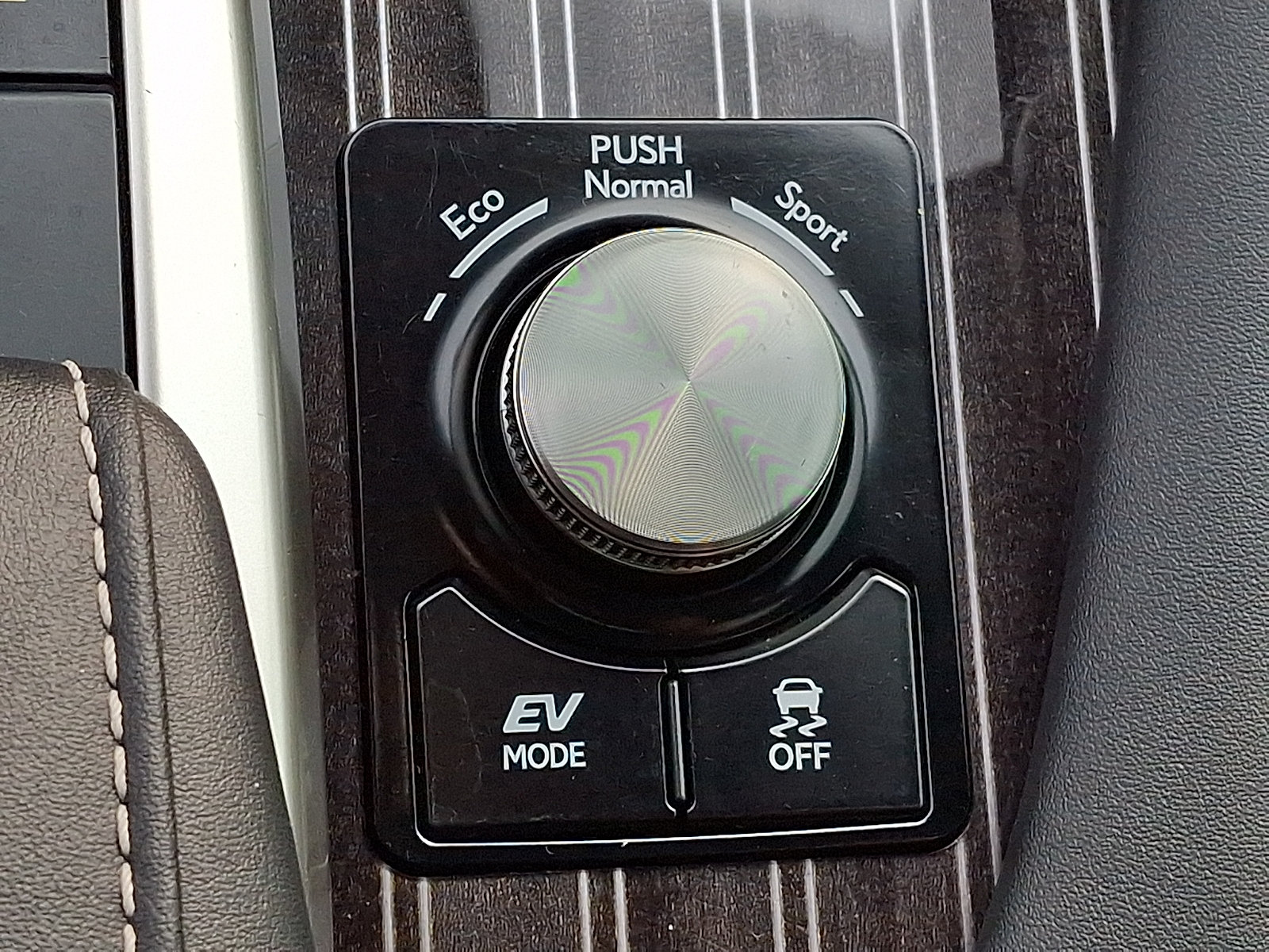 Used 2022 Lexus RX 450hL Luxury w/ Cold Area Package (CT) AWD/4WD image 25
