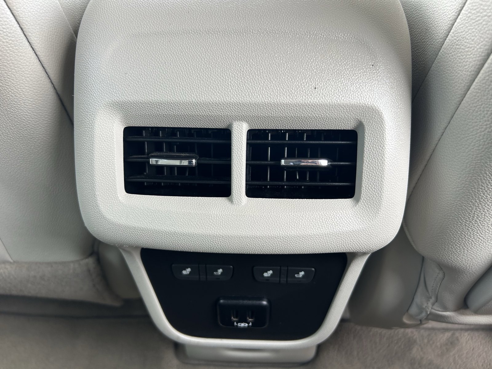 Used 2018 GMC Terrain Denali w/ Advanced Safety Package image 16