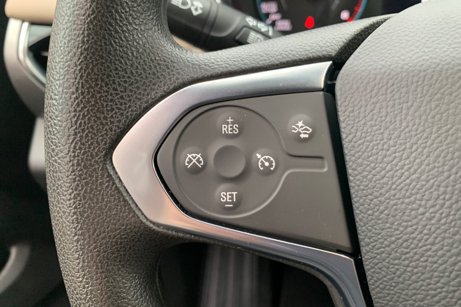 Used 2023 Chevrolet Traverse LS w/ Safety Package AWD/4WD image 31