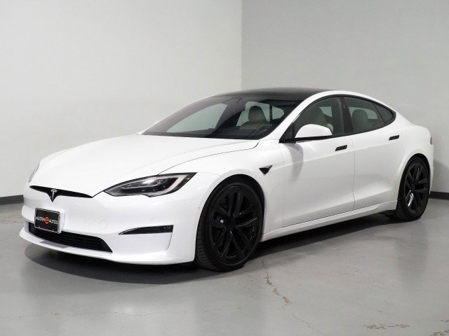 Used 2021 Tesla Model S Plaid image 11