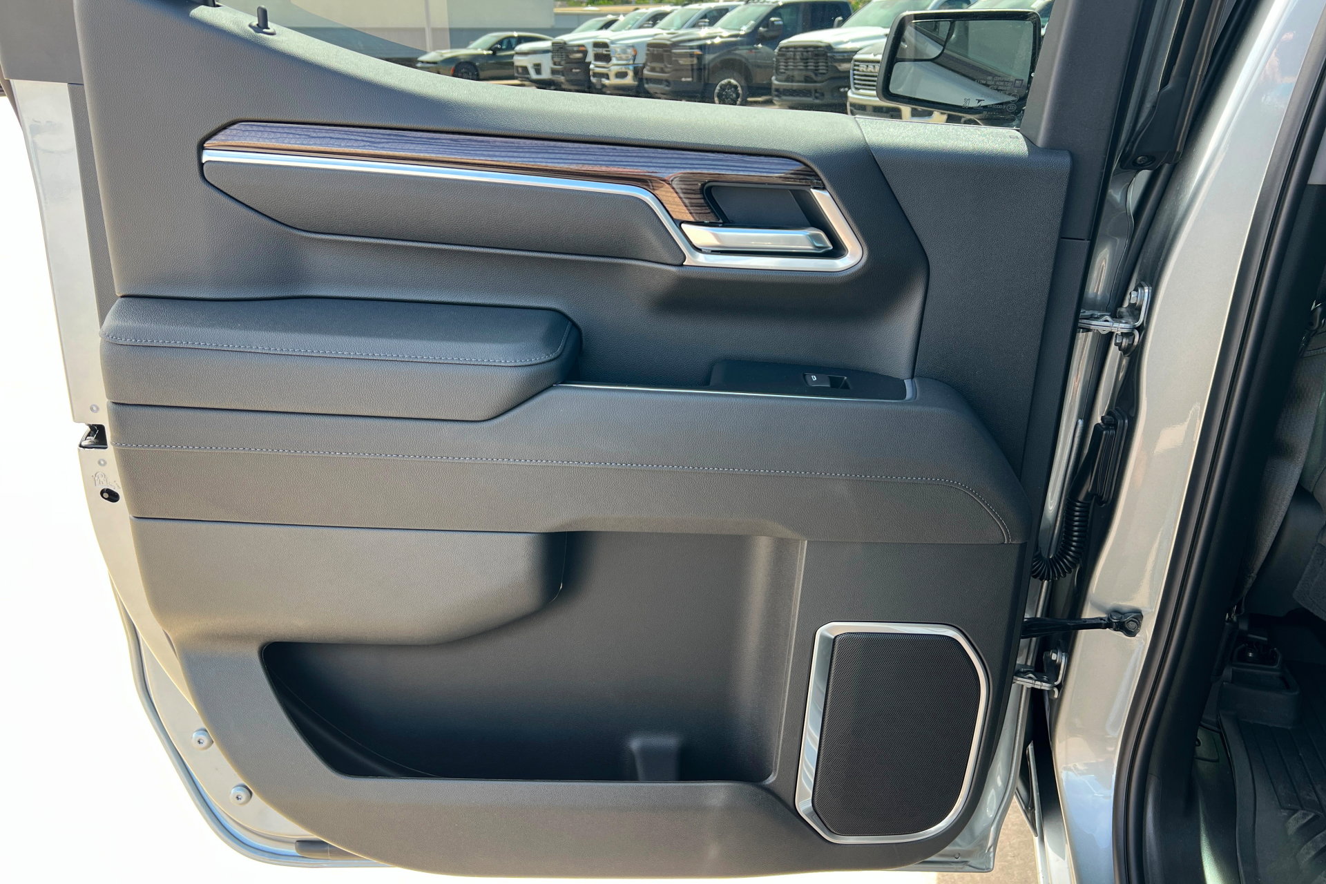 New 2026 Chevrolet Silverado 1500 RST w/ Z71 Off-Road Package AWD/4WD image 19