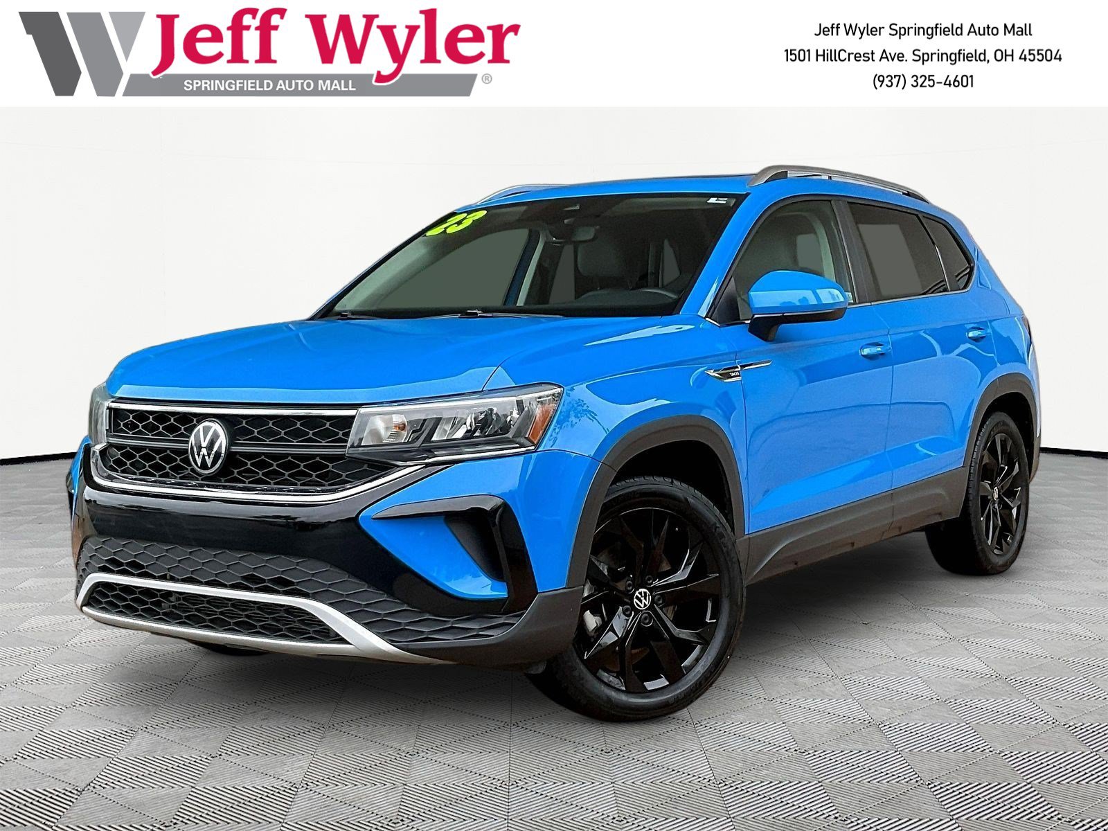 Used 2023 Volkswagen Taos SE w/ Panoramic Sunroof Package