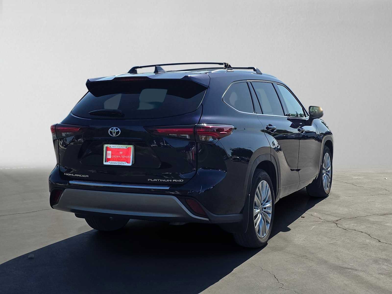 Certified 2026 Toyota Highlander Platinum AWD/4WD image 3