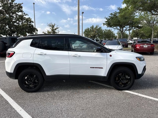 Used 2023 Jeep Compass Trailhawk AWD/4WD image 2