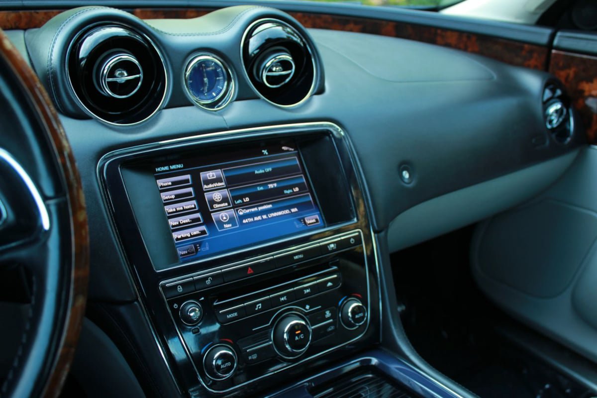 Used 2012 Jaguar XJ RWD image 14