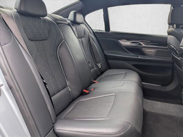 Used 2020 BMW 750i xDrive w/ Executive Package image 21