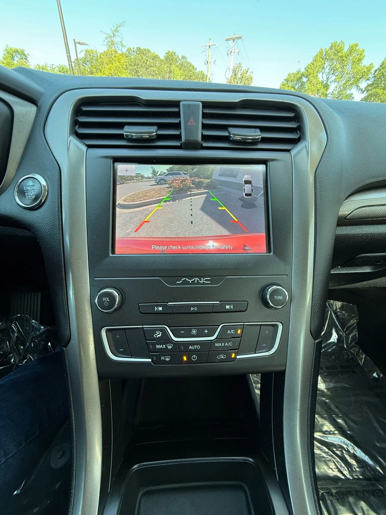 Used 2020 Ford Fusion SE image 30