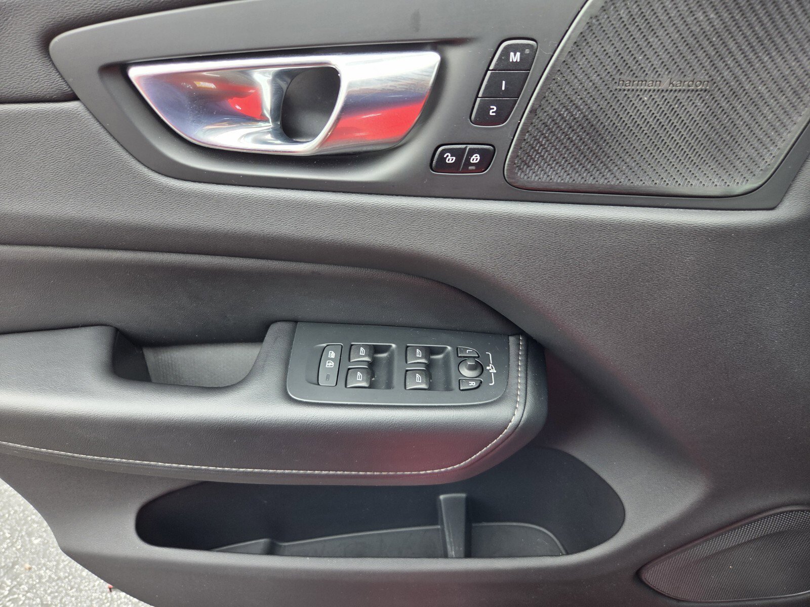 Used 2021 Volvo XC60 T5 Inscription w/ Advanced Package image 28