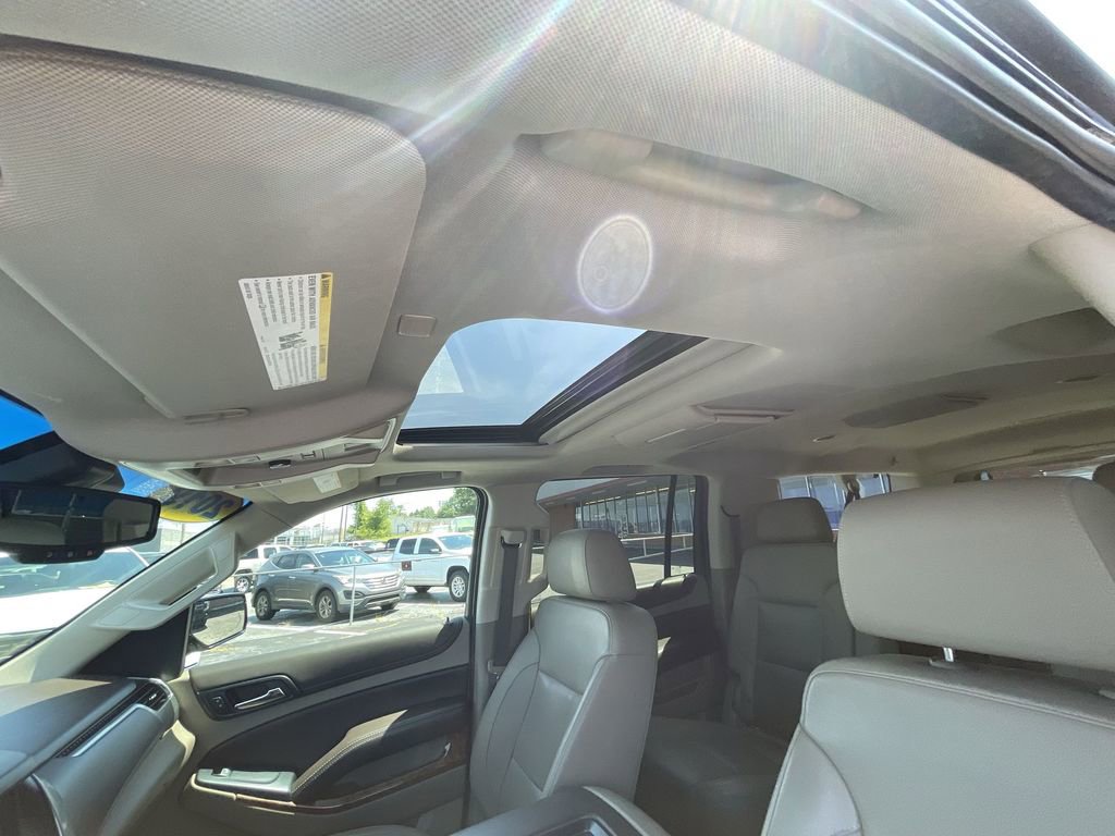 Used 2019 Chevrolet Suburban Premier RWD image 19
