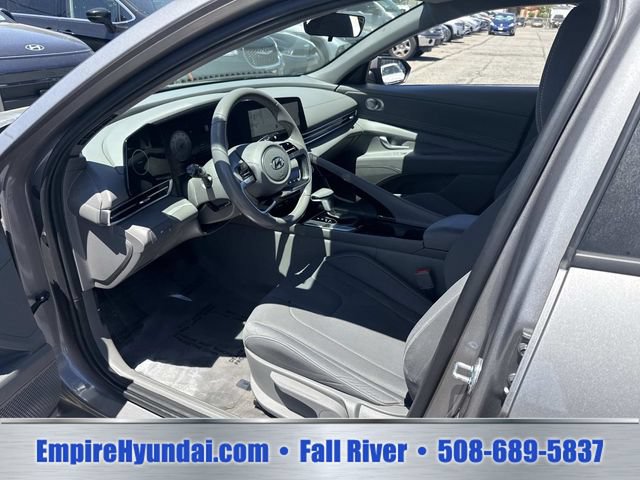 Used 2023 Hyundai Elantra SEL w/ Convenience Package FWD image 16
