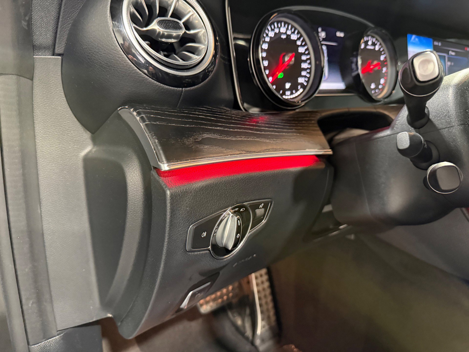 Used 2018 Mercedes-Benz E 400 4MATIC Coupe image 28