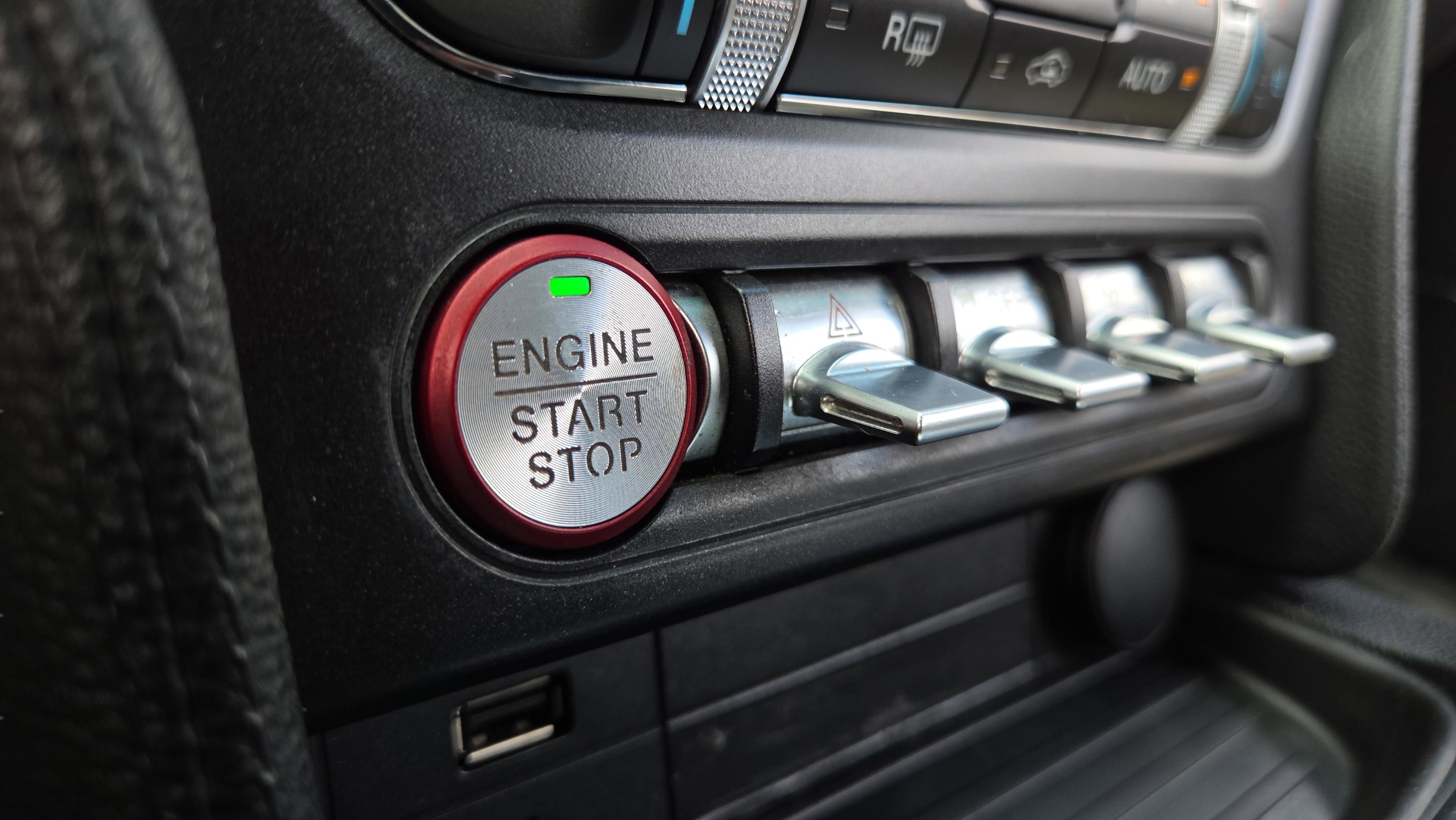 Used 2019 Ford Mustang Premium w/ Ford Safe & Smart Package RWD image 33