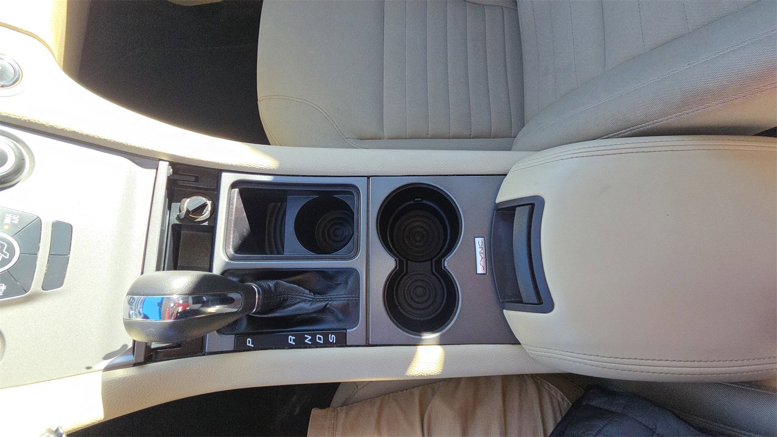 Used 2018 Ford Taurus SE image 33