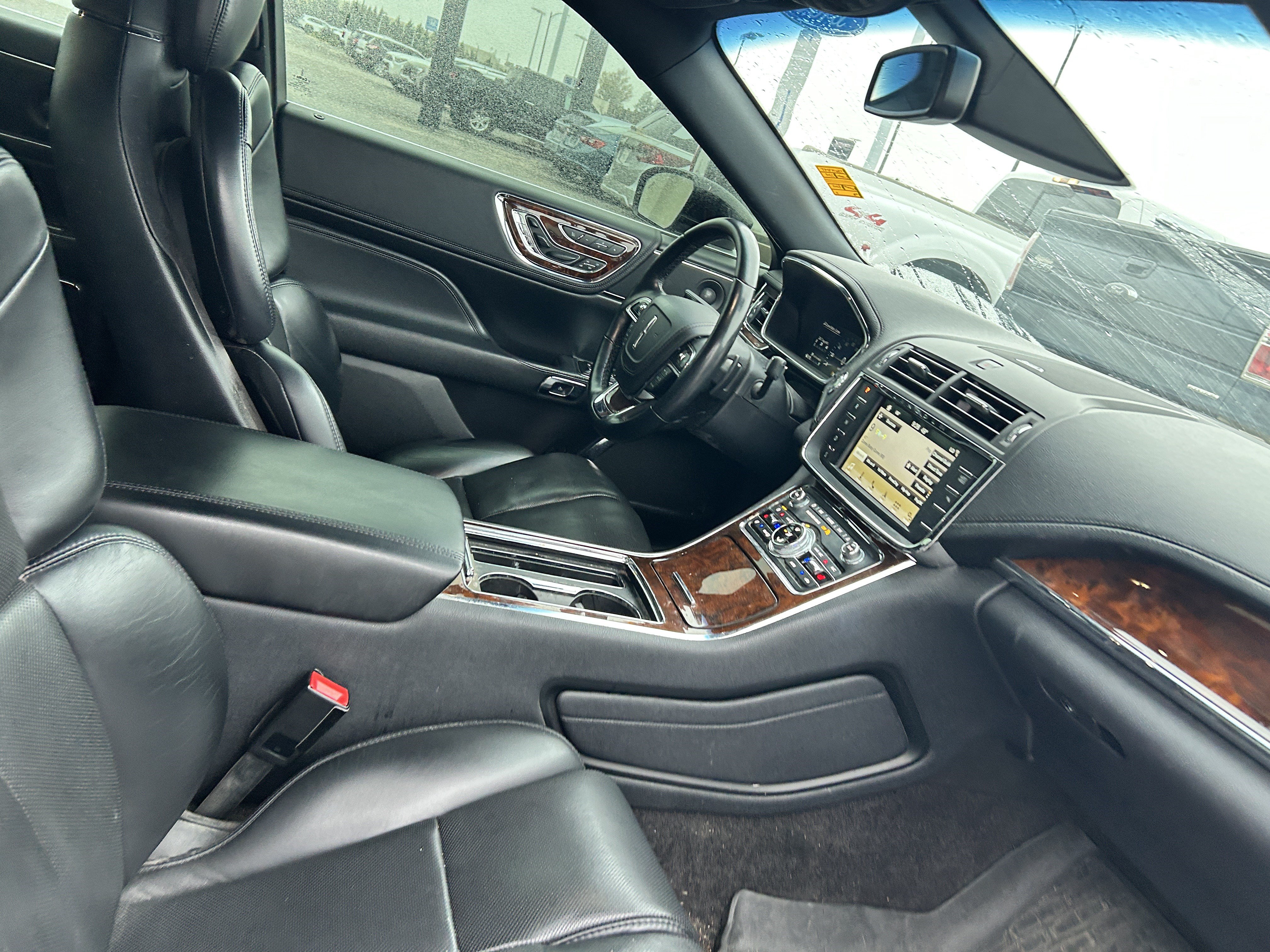 Used 2018 Lincoln Continental Reserve w/ Continental Climate Package AWD/4WD image 13