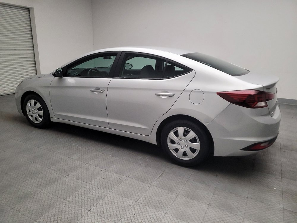 Used 2019 Hyundai Elantra SE image 3