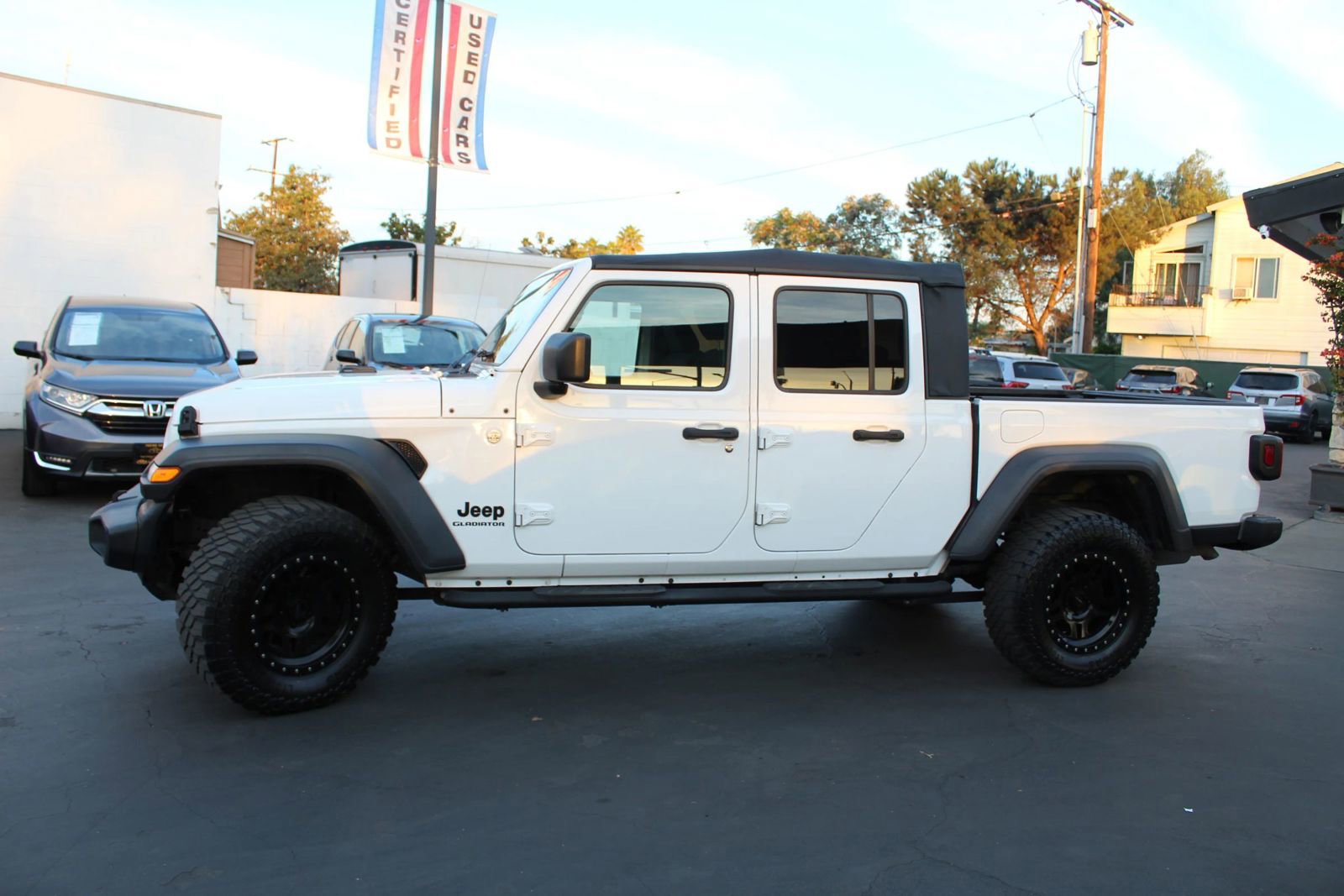 Used 2020 Jeep Gladiator Sport w/ Quick Order Package 24S image 2