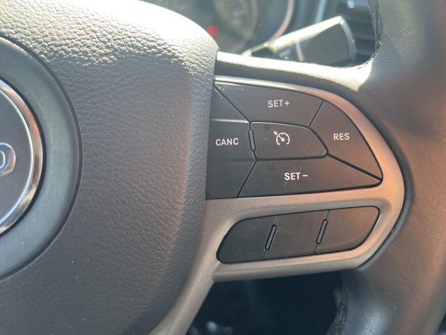 Used 2019 Jeep Cherokee Latitude Plus image 9