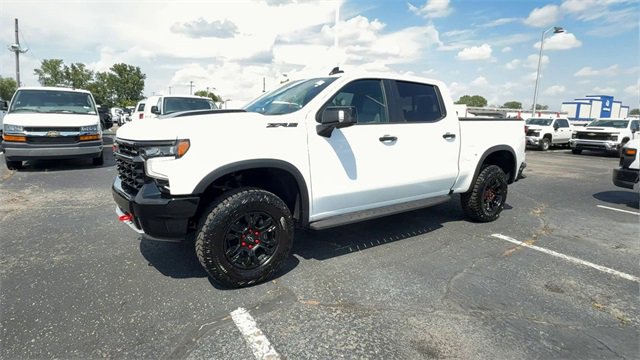 Used 2024 Chevrolet Silverado 1500 ZR2 w/ Technology Package image 4