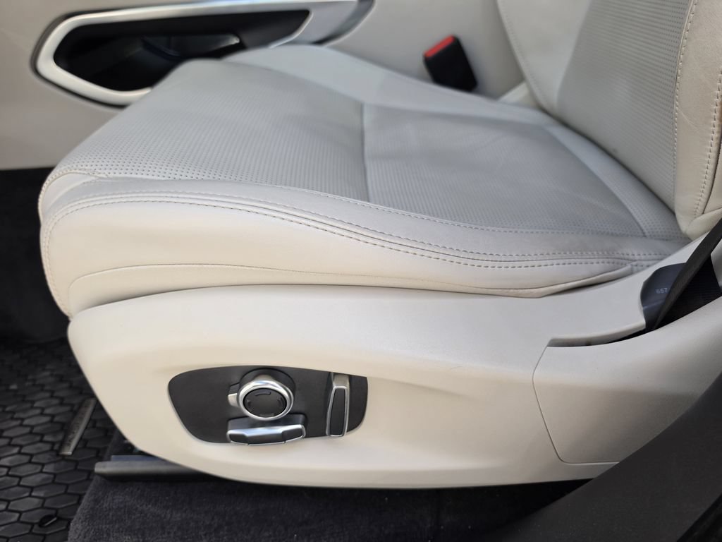 Used 2024 Jaguar F-PACE R-Dynamic S AWD/4WD image 17