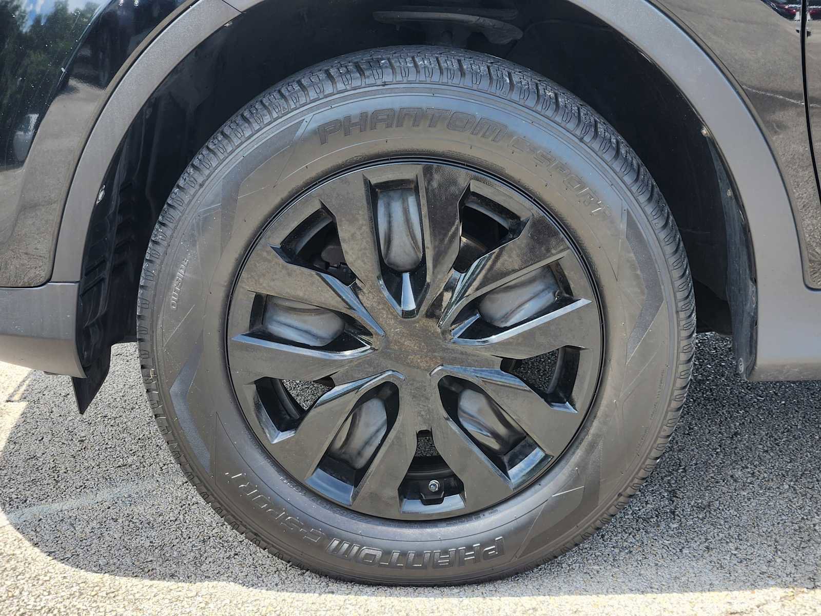 Used 2013 Toyota RAV4 LE FWD image 9