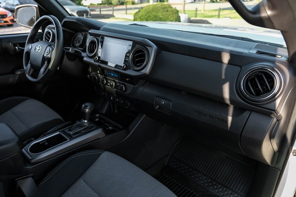 Used 2023 Toyota Tacoma TRD Off-Road image 9