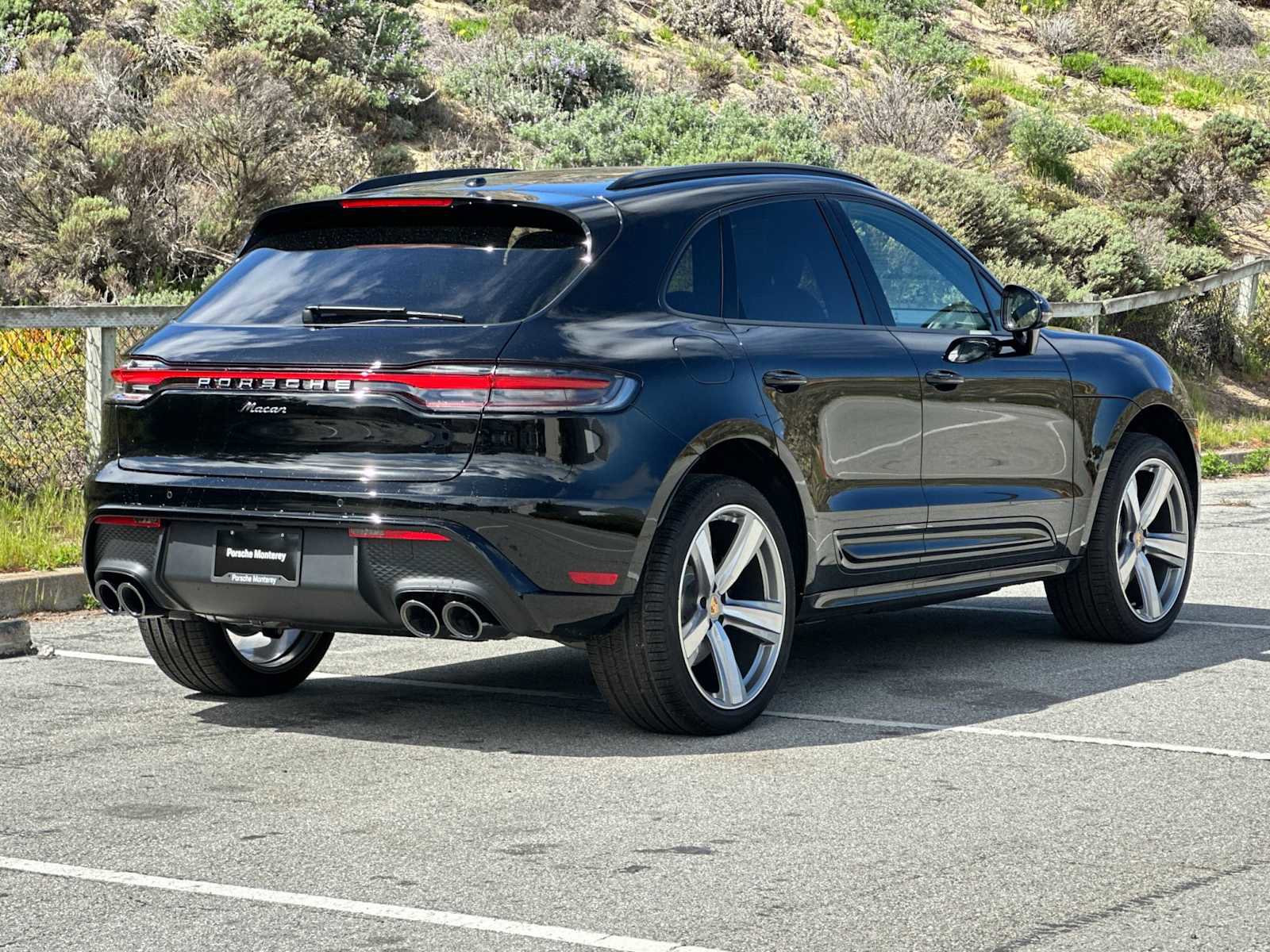 New 2025 Porsche Macan AWD/4WD image 7