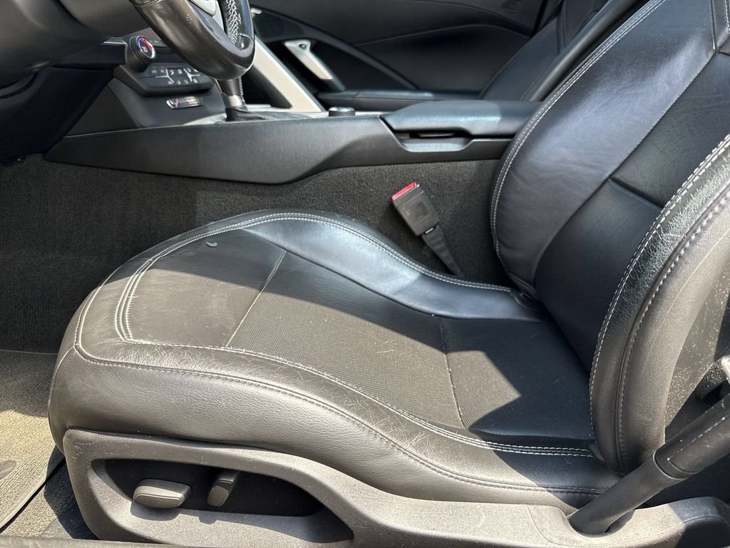 Used 2015 Chevrolet Corvette Stingray Coupe RWD image 13