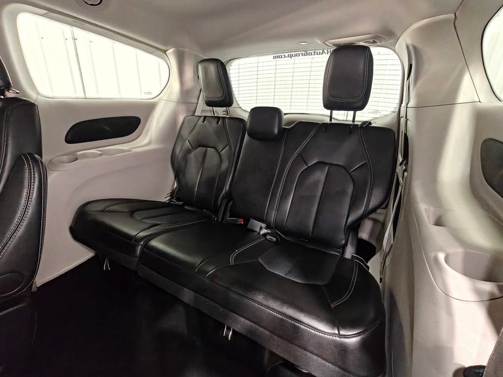 Used 2024 Chrysler Pacifica Touring-L FWD image 26
